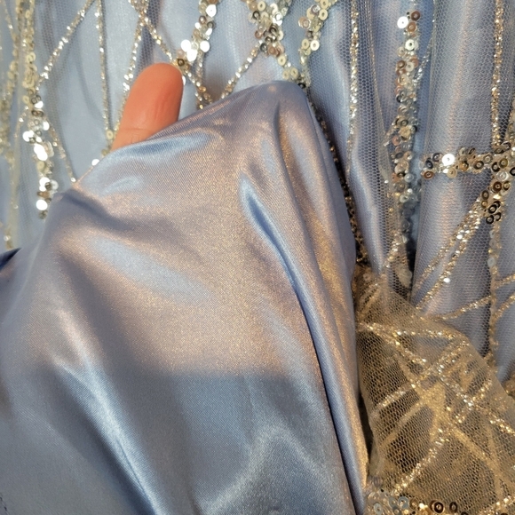 NWT TLC Say Yes Juniors Strappy Sequin-Embellished Gown in Silver/Blue Sz 1/2 - Picture 9 of 13